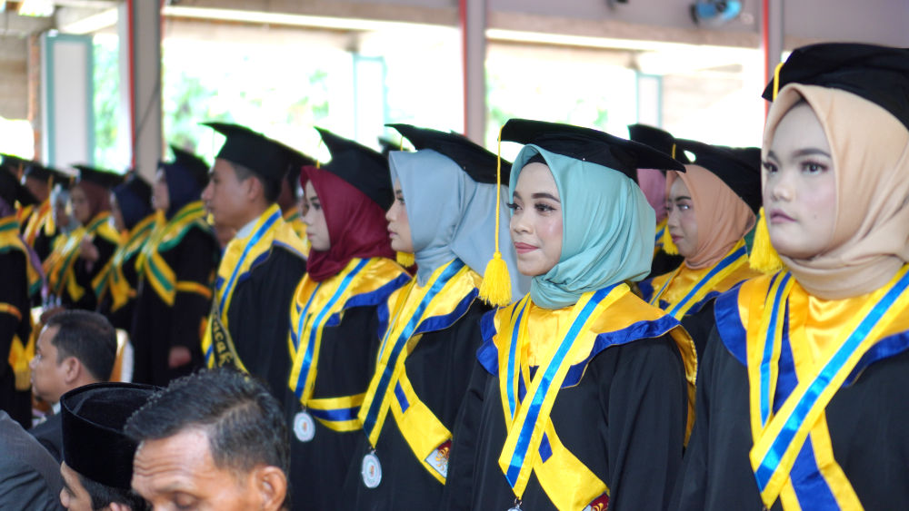 Wisuda Universitas Rokania